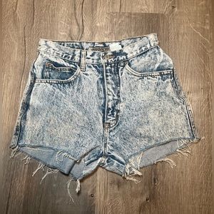 Jordache high waisted acid wash denim shorts